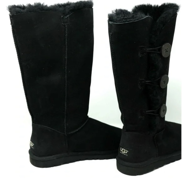 Ugg Bailey Button Triplet II Sheepskin Snow Boots Sz 6 Black Women - Picture 4 of 9